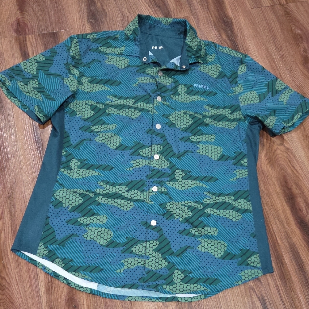 Primal Men's Atouran Camo Green and Blue Button Down Short Sleeve Shirt Sz M